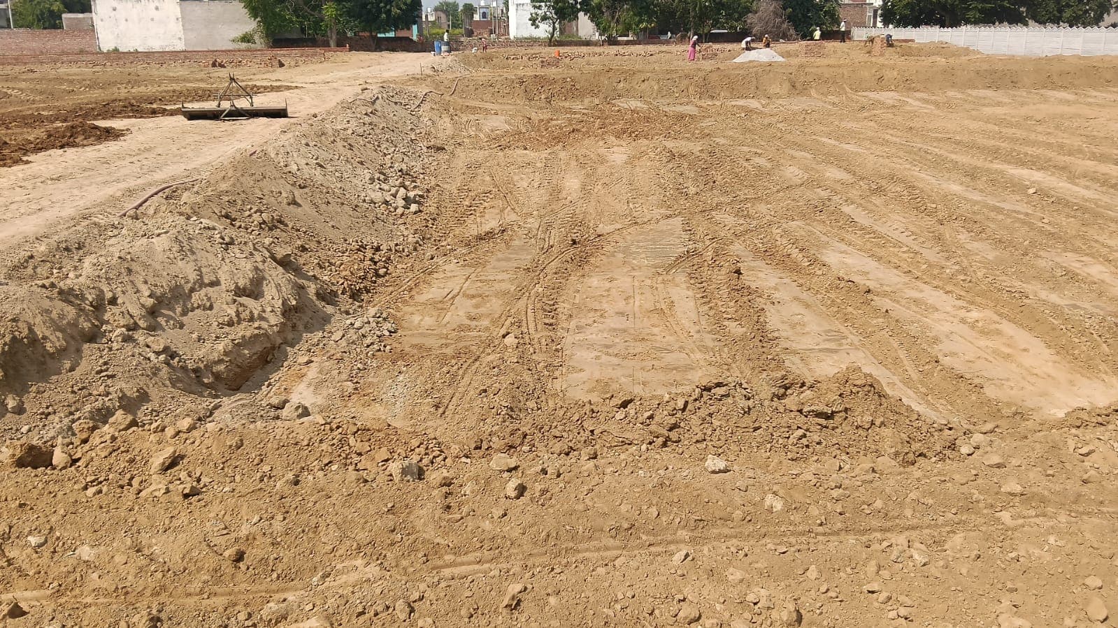 Plot ( 112 gaj )